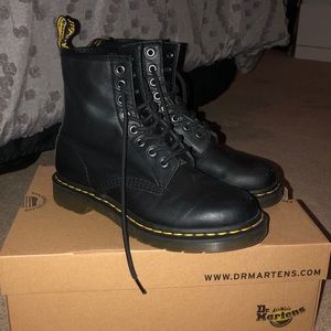 COPY - Classic Dr. Marten boots